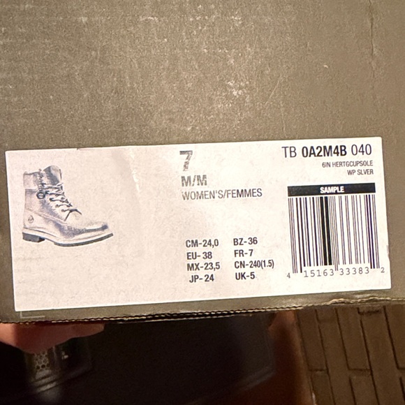 Timberland Iridescent Silver Boots RAREđź©¶ - Picture 12 of 13